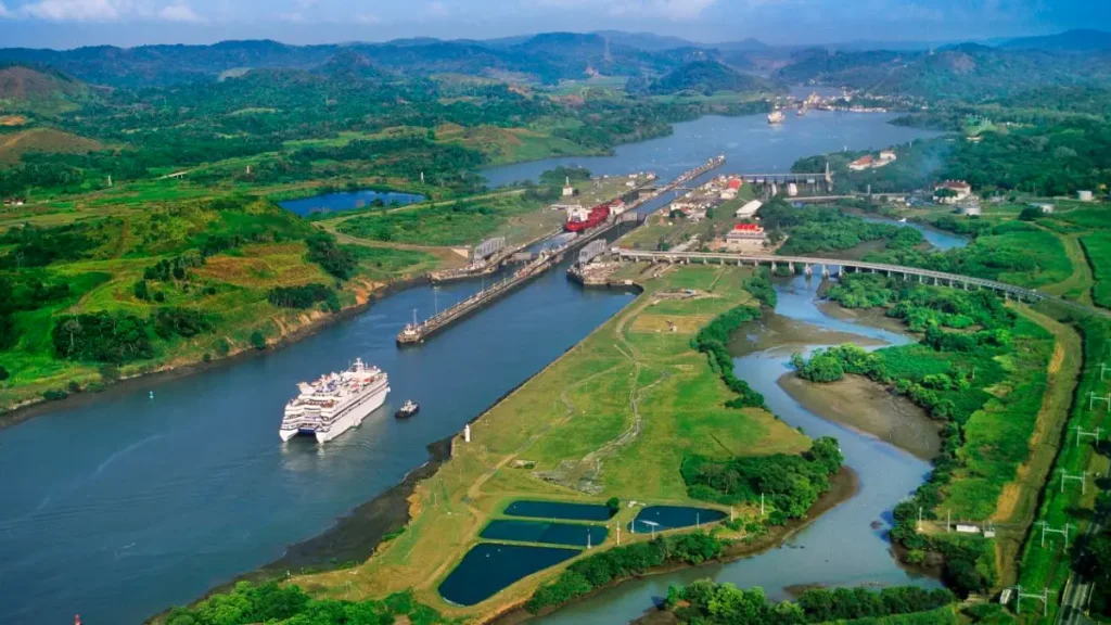 Panama Kanalı Nasıl Çalışır